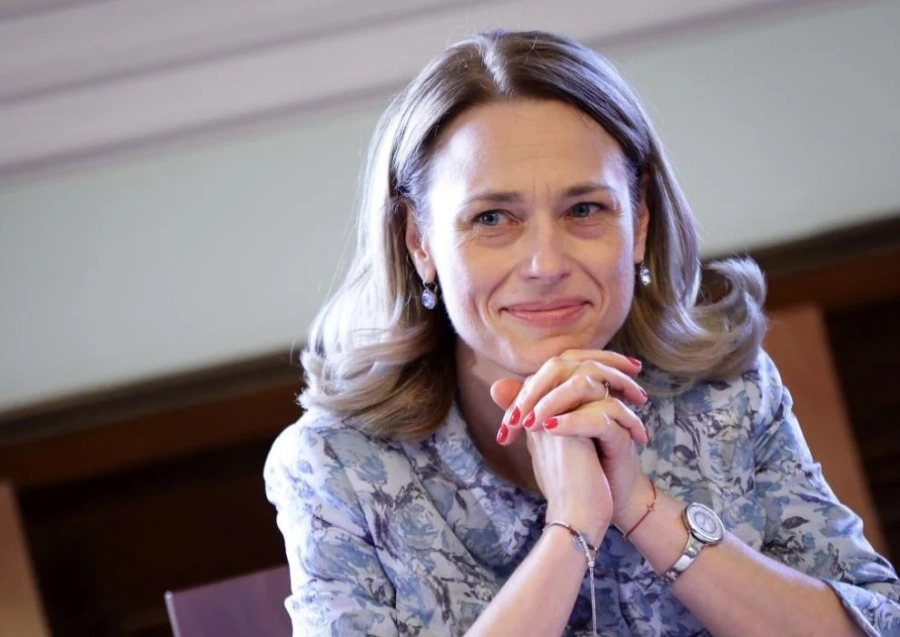 Съкратиха Ива Митева от Народното събрание
