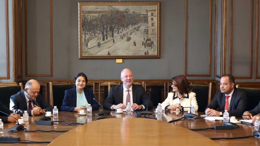 Конфликтът в Израел събра политическите лидери на извънреден съвет в парламента 