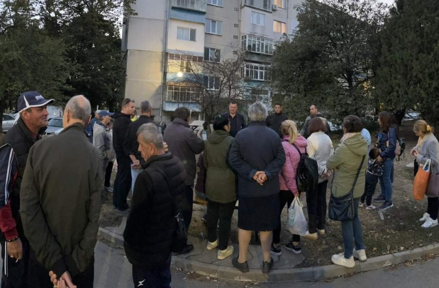 Жители на жк Победа във Варна се срещнаха с кандидата за кмет на Младост Христо Христов