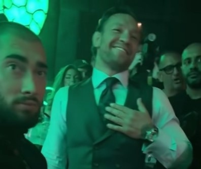 Конър Макгрегър отиде на чалга в София. Глория го трогна (ВИДЕО)