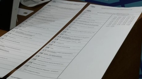 Бюлетините тръгват към общините за местния вот