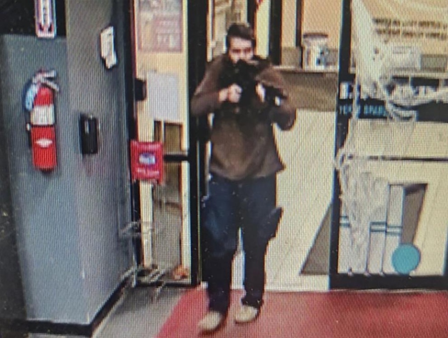 Масова стрелба в САЩ: Десетки са убити и ранени, извършителят е на свобода 