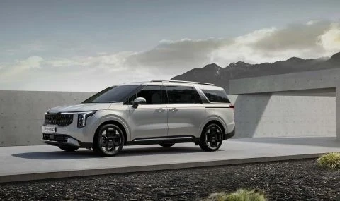 Kia Carnival вече е по-голяма и по-агресивна