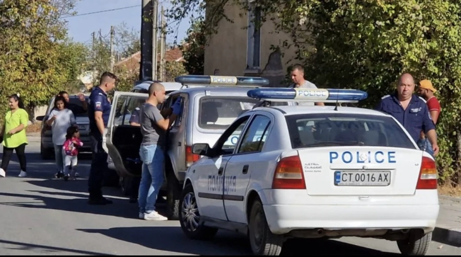 Задържаха съпругата на кандидат кмет 