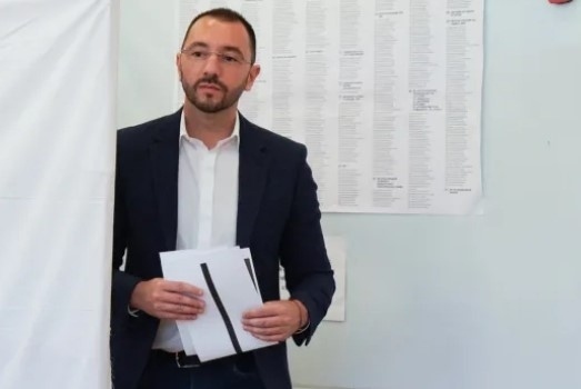 Спрягат това популярно лице за директорското място на Хекимян