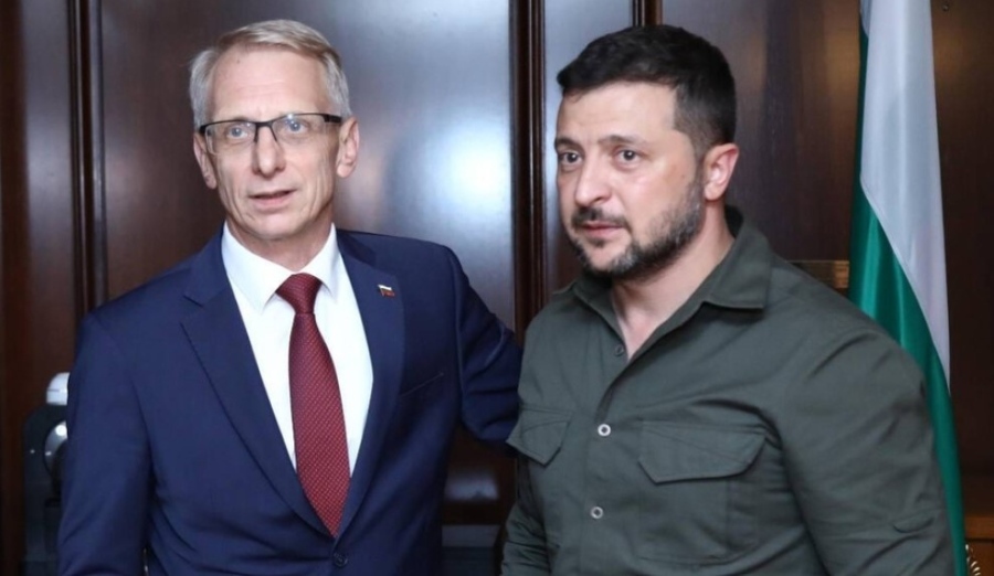 Зеленски разговаря с Денков: Украйна иска да участва и в проекти по разминиране на Черно море