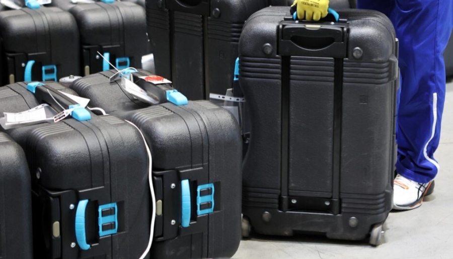 Машините за гласуване тръгнаха към избирателните секции