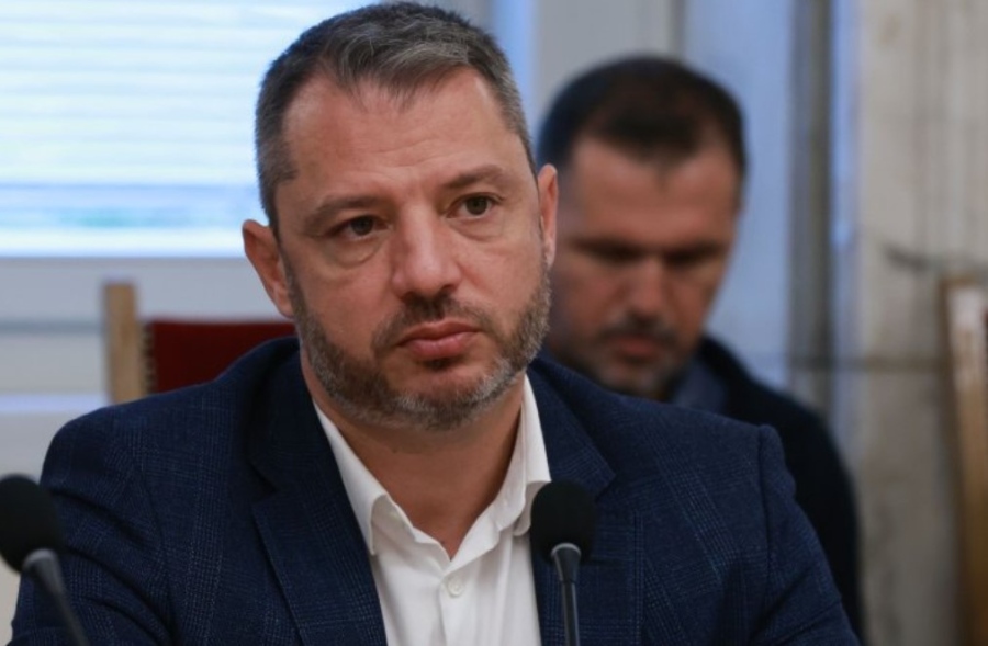 Делян Добрев ще подаде сигнал срещу премиера в прокуратурата и ДАНС