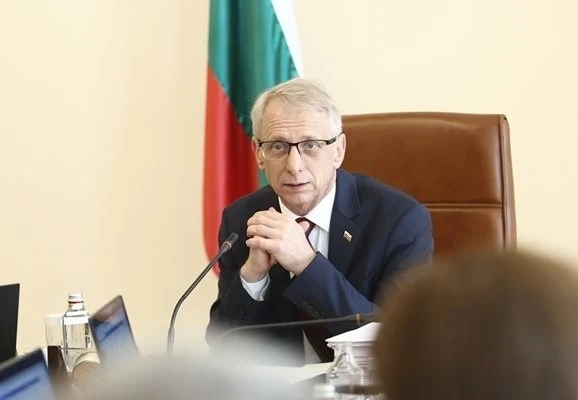Денков свиква извънредно съвета по сигурност към кабинета заради дерогацията