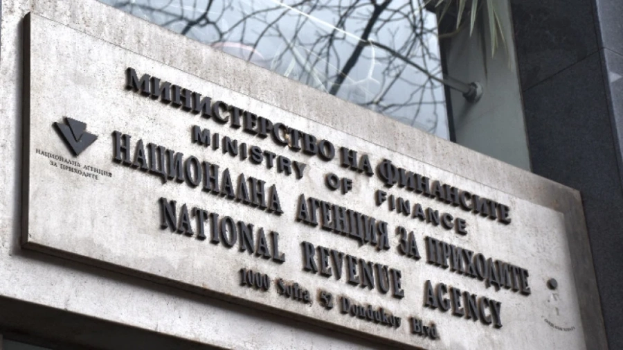 НАП ще проверява с какви пари са купени луксозните коли 