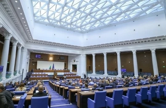 Отхвърлиха законопроекта за отпадане на дерогацията в срок от три дни