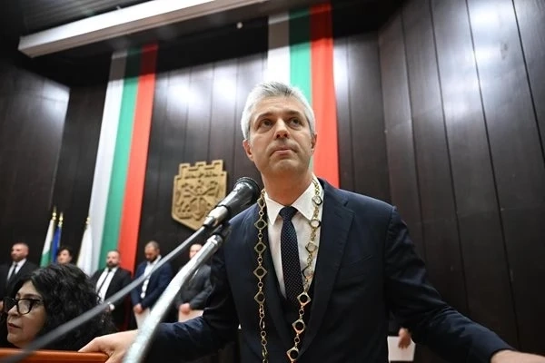 Кметът на Варна: Най-важното е да възстановим тока на хората