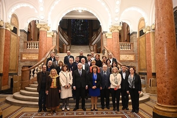 Съветът на деканите на СУ изпрати ректора проф. Анастас Герджиков