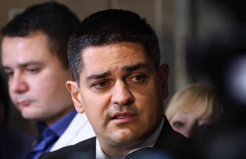 Радостин Василев: Ще подам жалба до главния прокурор и МВР срещу Лена Бориславова за заплаха