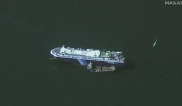 Разпространиха първи кадри с отвлечения кораб с двама българи на борда 