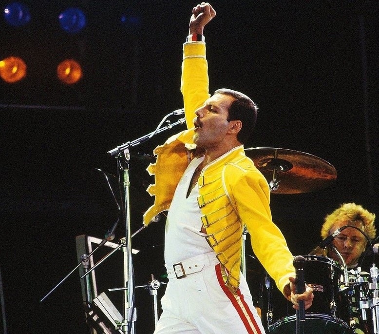 Изкуствен интелект показа как би изглеждал Фреди Меркюри на 77 години (СНИМКИ)