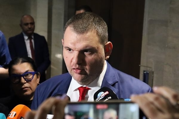 Делян Пеевски: Темата НЗОК приключи, процедурата за нов шеф и зам.-шеф започва наново