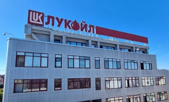 Лукойл: Обмисляме продажба на активите си в България