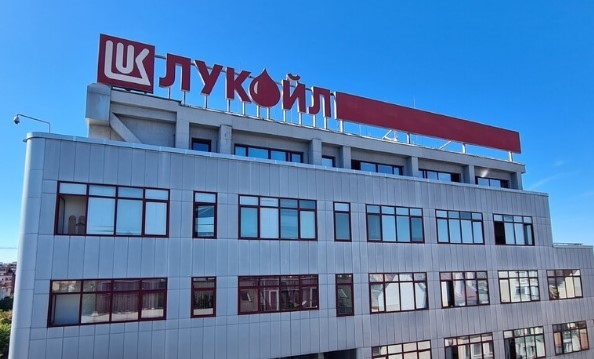 Лукойл: Обмисляме продажба на активите си в България