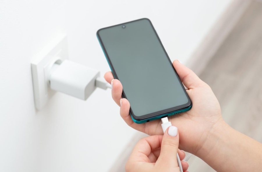 България въвежда стандартното зарядно устройство