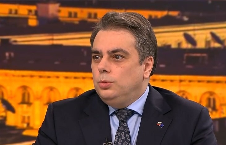 Асен Василев: Няма хипотеза, в която ГЕРБ могат да излъчат друг премиер, а не Габриел