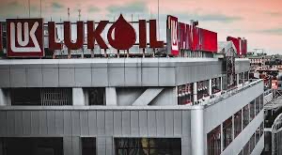 ПП-ДБ, ДПС и ГЕРБ искат да обвържат продажбата на Лукойл с парламента