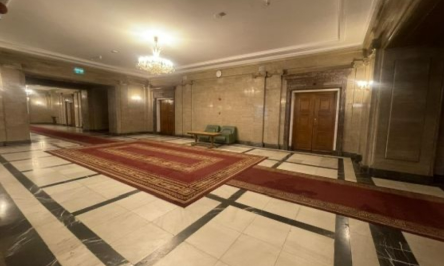 Бойко Борисов се настани в стария кабинет на Тодор Живков в бившия Партиен дом