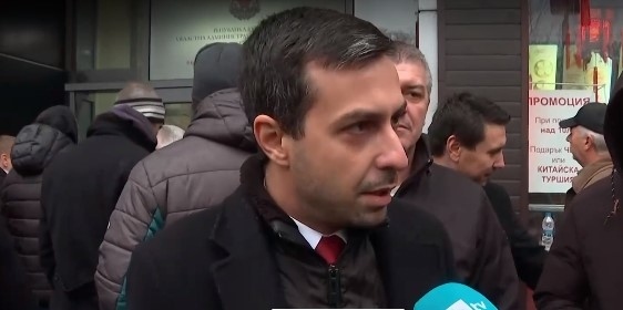 От Възраждане опитаха да влязат в сградата на Областната управа на София