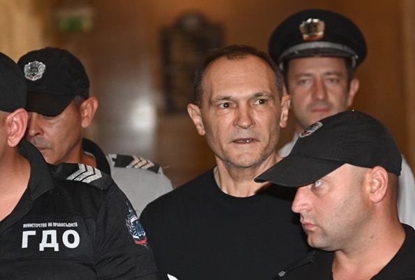 Божков: Няма да обжалвам прекратяването на делото срещу Борисов