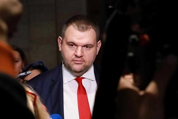 Пеевски за промените в конституцията: Всичко е наред