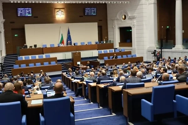 Депутатите не успяха да приемат окончателно всички текстове от бюджета