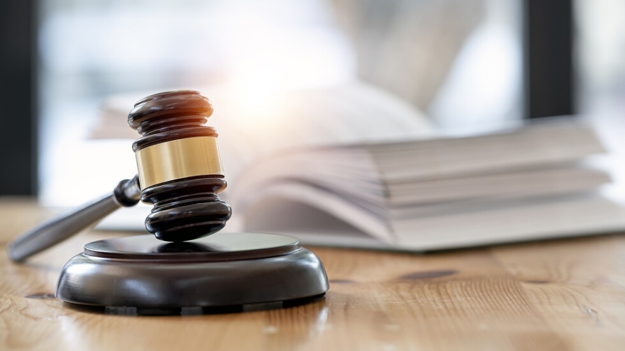 Повдигнаха обвинения на двама българи от кораба Верила