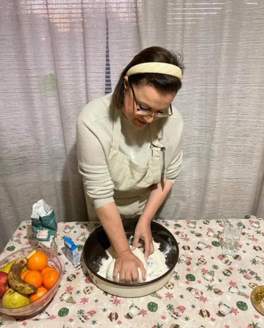 Как политиците ни честитят Коледа