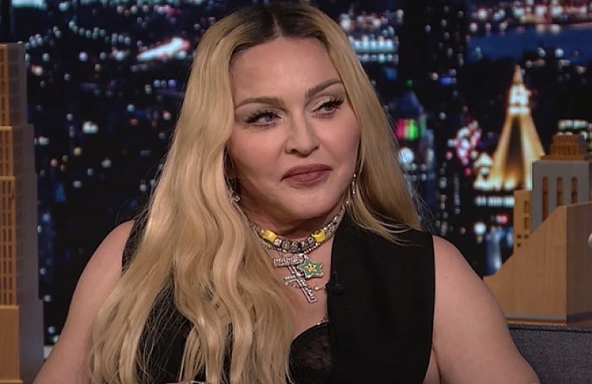 Певицата Мадона разкри причината за отлагането на световното ѝ турне.