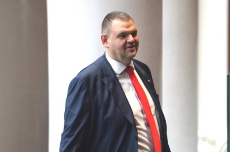 Пеевски сигнализира МВР и ДАНС за работещ у нас екип на забранената в ЕС телевизия Русия 1