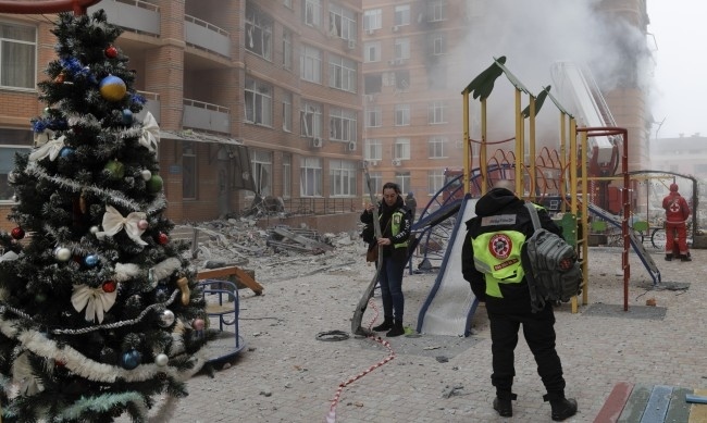 Десетки ранени при руски атаки в Харков, Москва обвини Киев в тероризъм