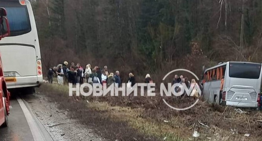 10 пострадали след катастрофа между автобус и камион на пътя Русе - Бяла
