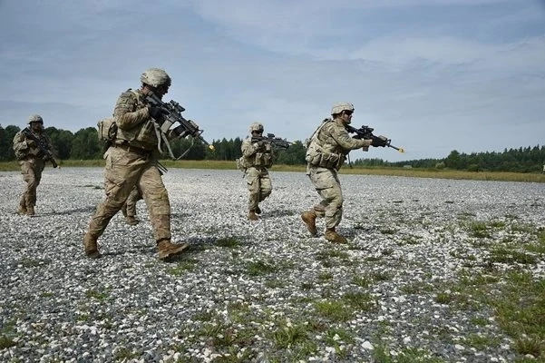 В Сърбия връщат задължителната военна служба