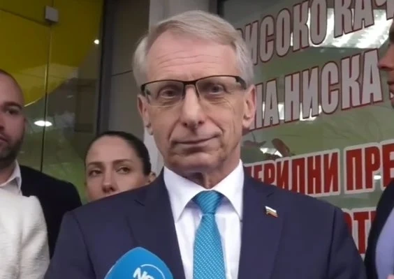 Денков: Атаката срещу Тагарев не е заради поканите