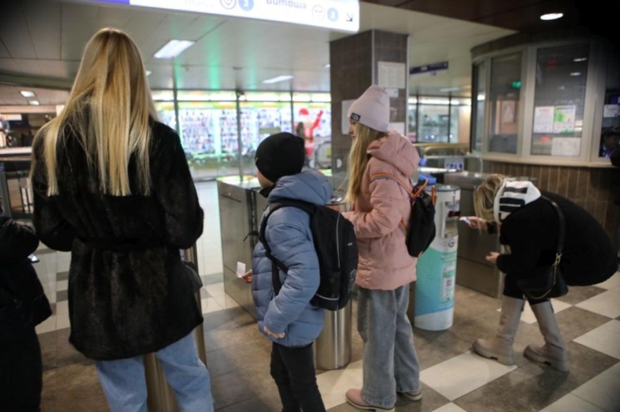 От 1 февруари: Децата до 14 години ще пътуват с безплатна карта в градския транспорт