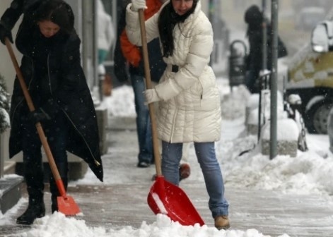 Глоби от 50 до 5000 лв. за непочистен сняг пред частен имот