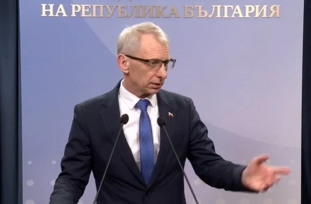 Николай Денков: Не съм нито баща, нито майка на финансовия министър