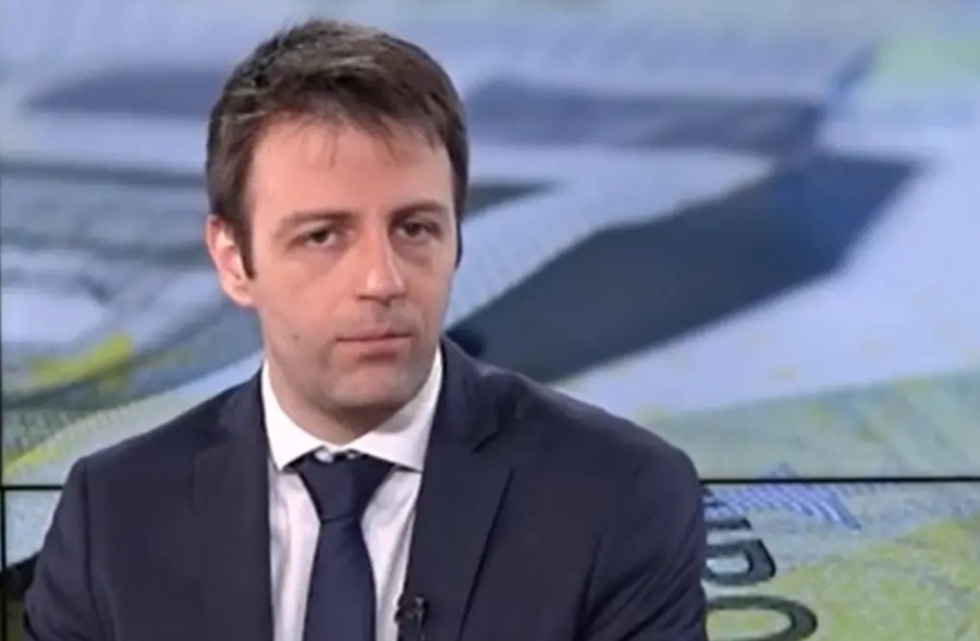 Зам.-министър на финансите: Най-големите ползи от еврото са сигурността за хората и държавата