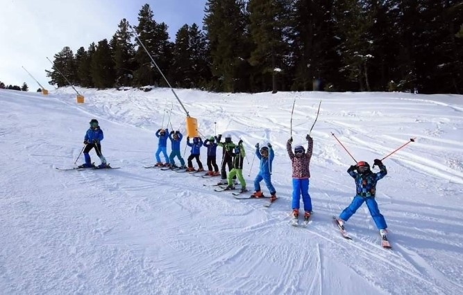 Децата ще карат ски в Банско срещу 1 лев в неделя