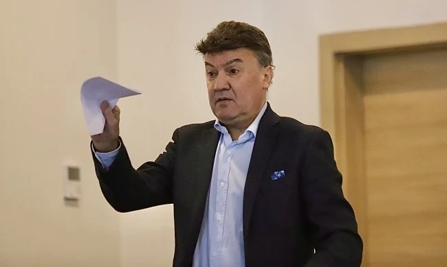 Боби Михайлов внесе жалба срещу Търговския регистър