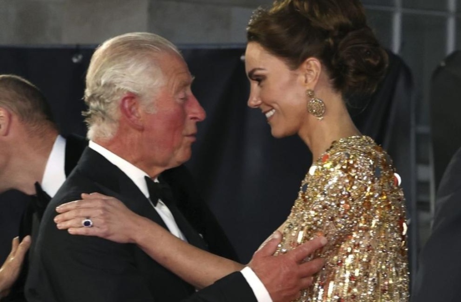 След принцесата на Уелс: Крал Чарлз Втори също влиза в болница