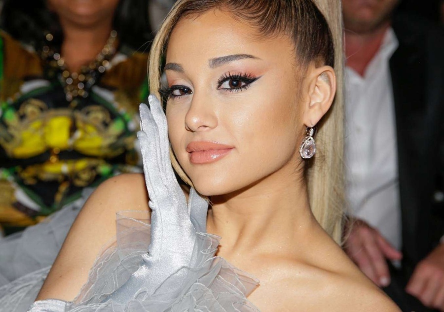 The Sun: Ариана Гранде е жената с най-съвършен нос