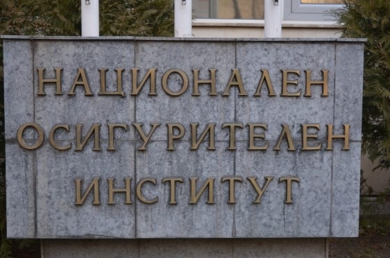 Преизчисляват близо 400 хиляди трудови пенсии