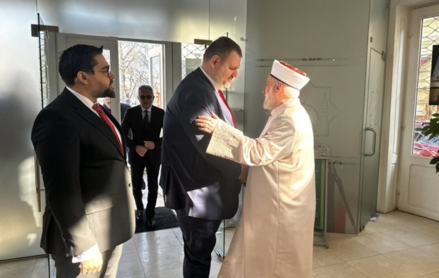 Доган и Пеевски правят социална кухня и към Главно мюфтийство