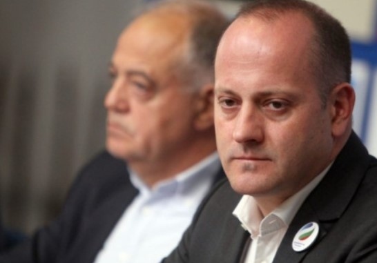 Ген. Атанасов прецака Радан, отряза му пътя за Брюксел